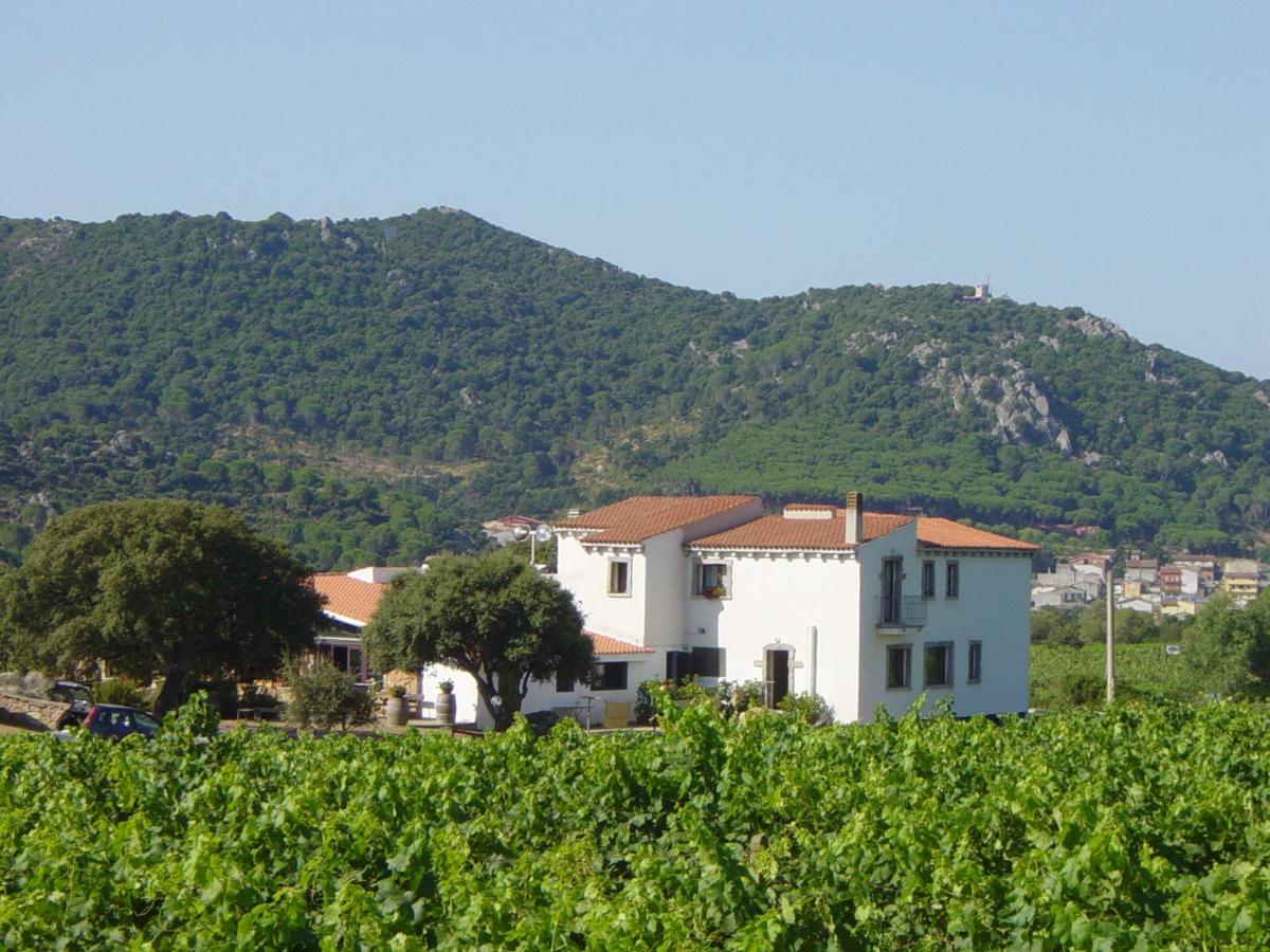 Agriturismo Vermentino Monti Екстер'єр фото