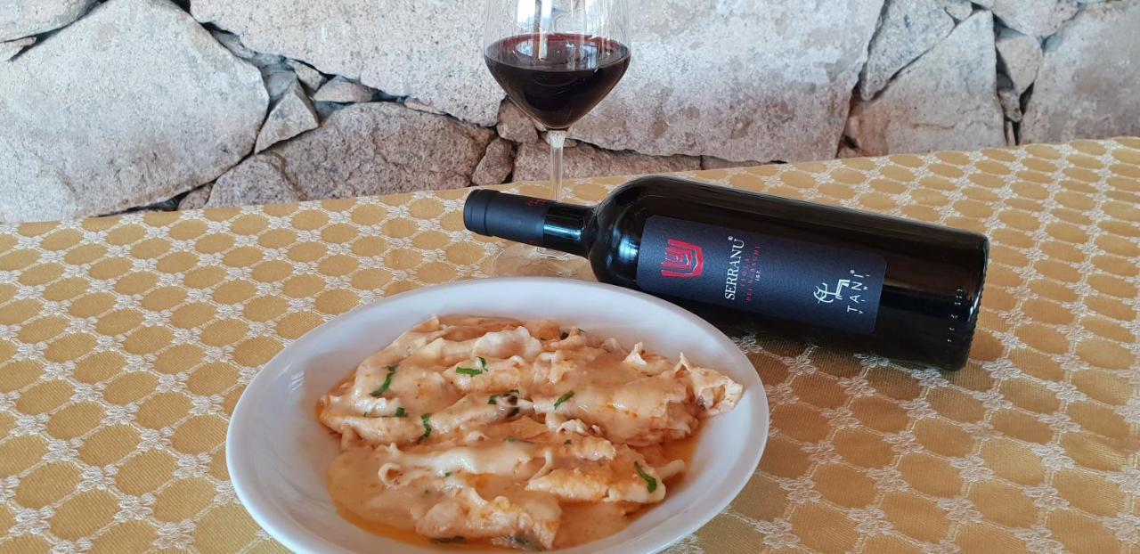 Agriturismo Vermentino Monti Екстер'єр фото